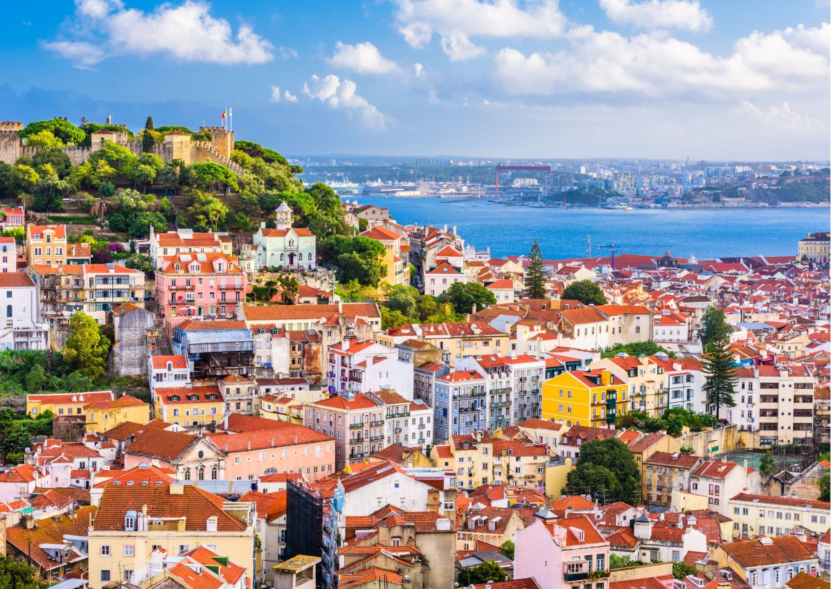 Fun Things to do in Lisbon: Explore the Land of Tarts, Tourists and Trams!