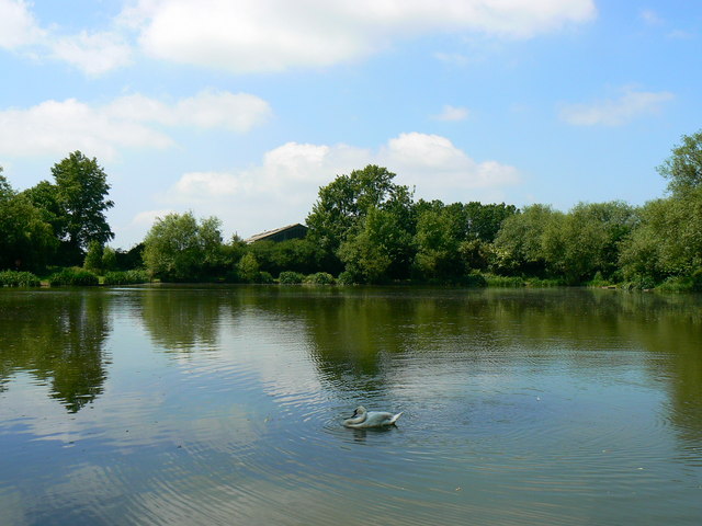 fishing lakes in oxfordshire