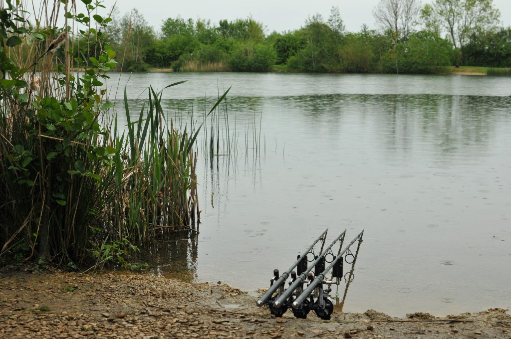 fishing lakes in oxfordshire