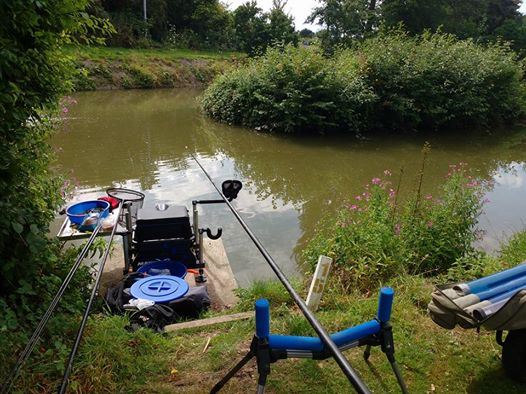 fishing lakes in oxfordshire