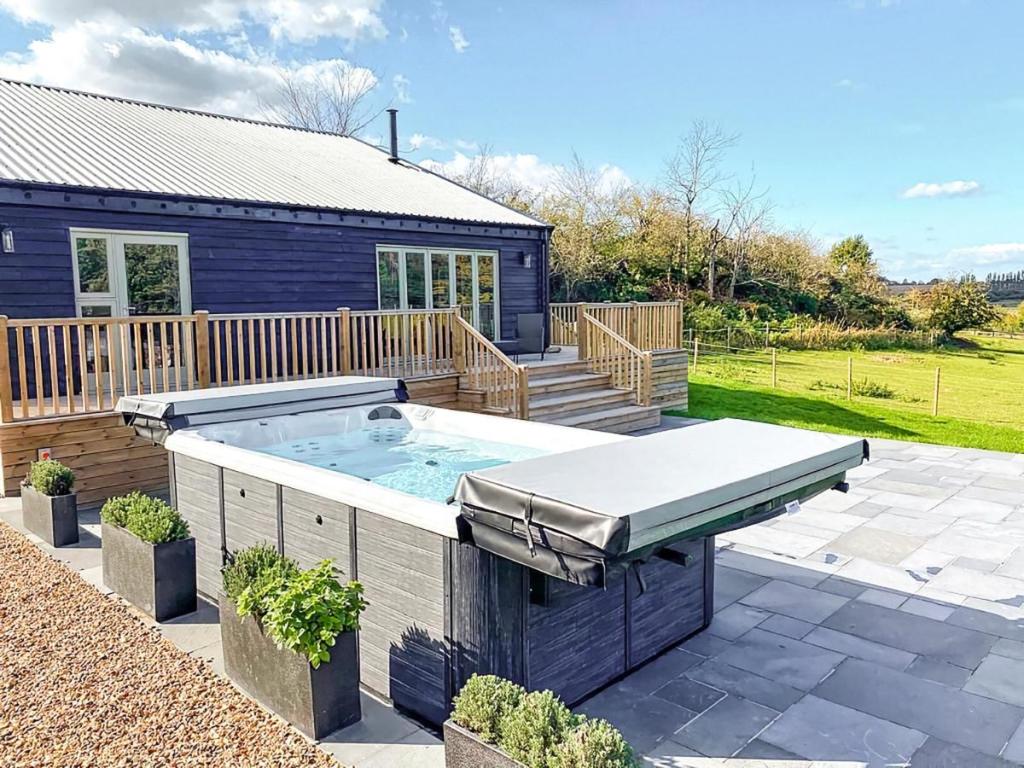 best hot tub getaways kent